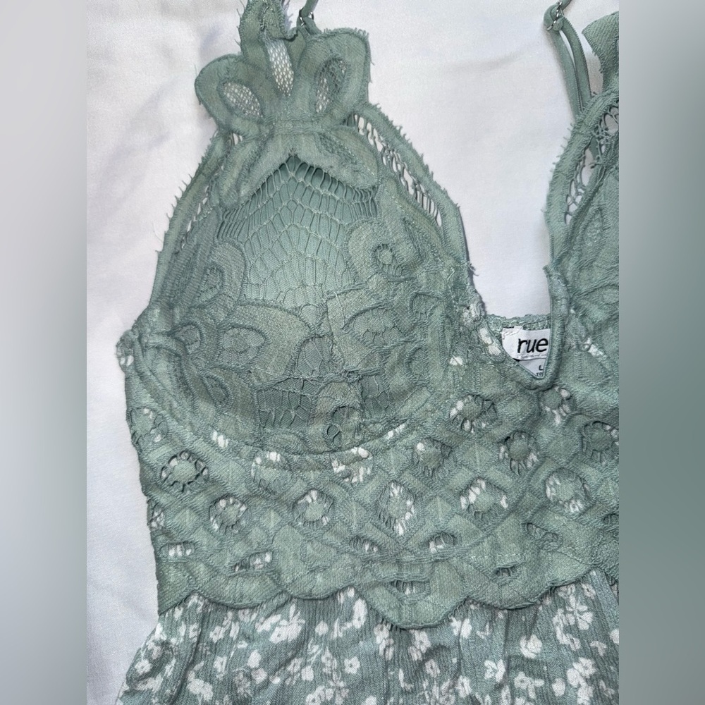 Rue21 Green and White Lace Floral Crop Top Size Large - Picture 4 of 4